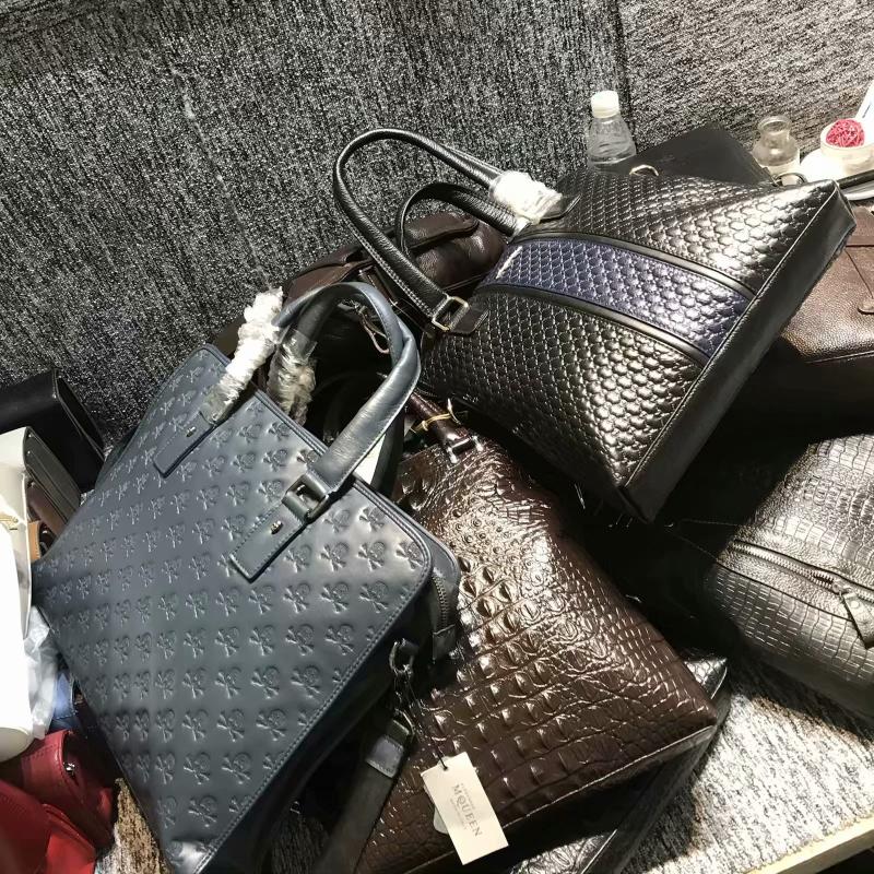 简约款男式头层牛皮荔枝纹男式胸包 简约款男式头层牛皮荔枝纹男式胸包