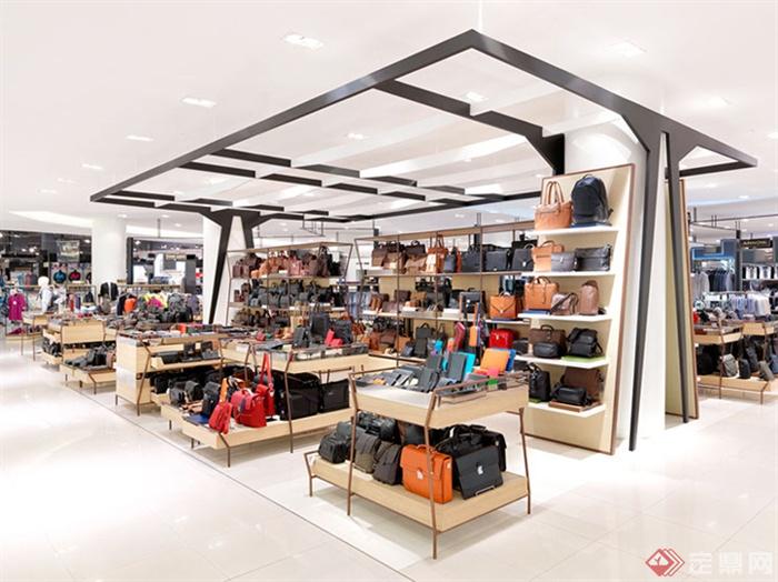 香港海关查获1300件疑似仿牌皮具包包三名相关人员被捕